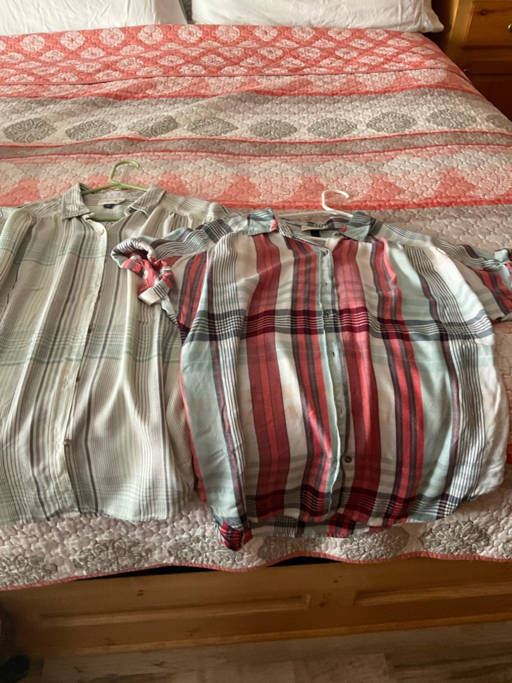 Women’s Lot of 2 Universal Threads Plaid Short Sleeve T-Shirts